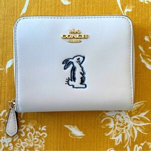 COACH x SELENA GOMEZ Small, White, Zip-Around Wallet, Bunny, Like-New